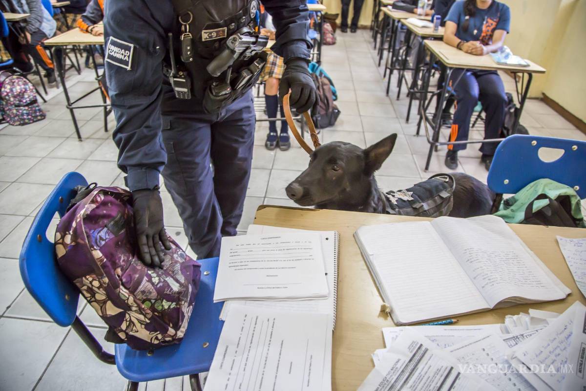 $!En caso de que los alumnos sean sorprendidos vendiendo objetos prohibidos, podrían ser suspendidos de tres a cinco días, dependiendo de la gravedad del caso.