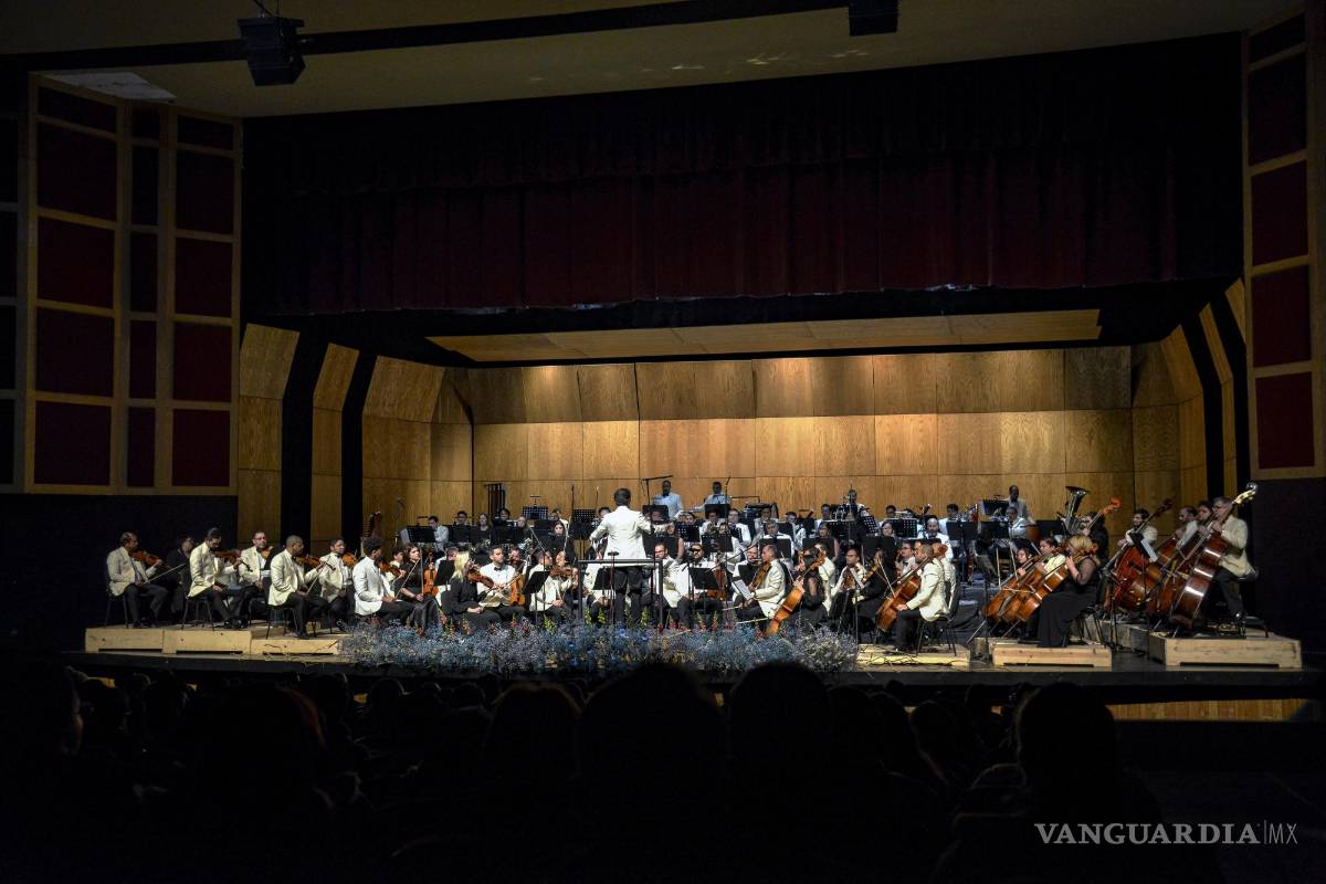 Celebra la Filarmónica del Desierto su décimo aniversario y sorprende con un ‘bolero’