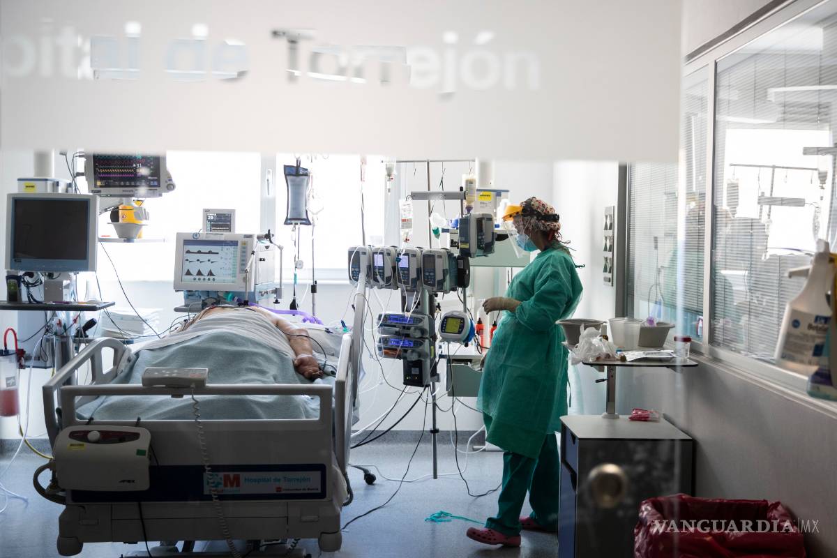 Reportan récord de infectados, 378 mil nuevos casos de COVID en un día