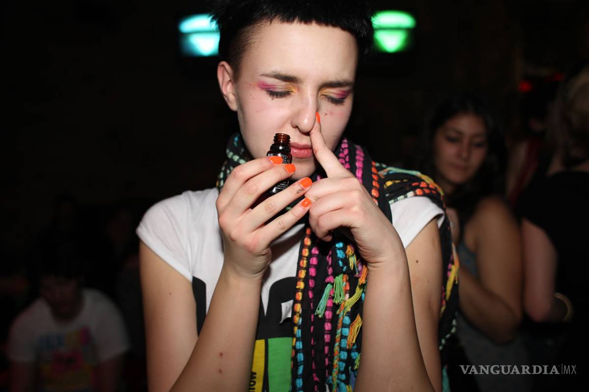 Quienes los utilizan dicen 'experimentar un éxtasis sin igual': Poppers, la droga sexual