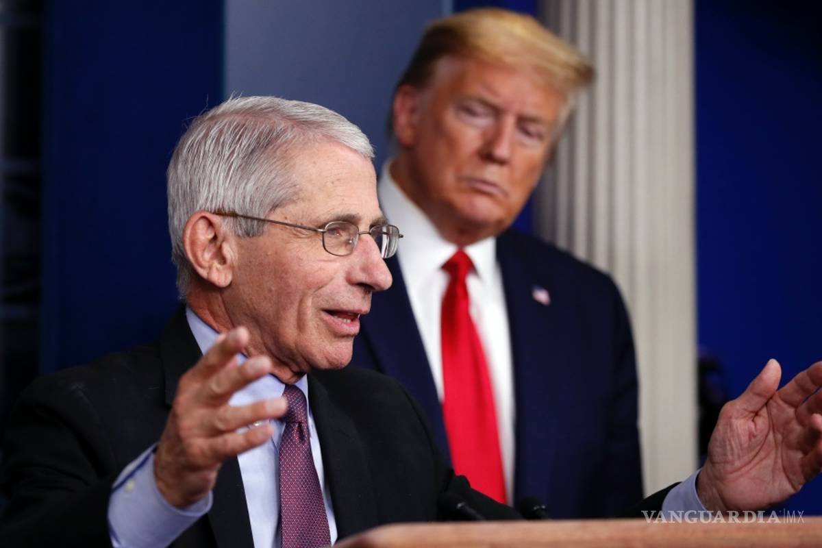 Donald Trump y Anthony Fauci colisionan por el auge de contagios de COVID-19 en EU