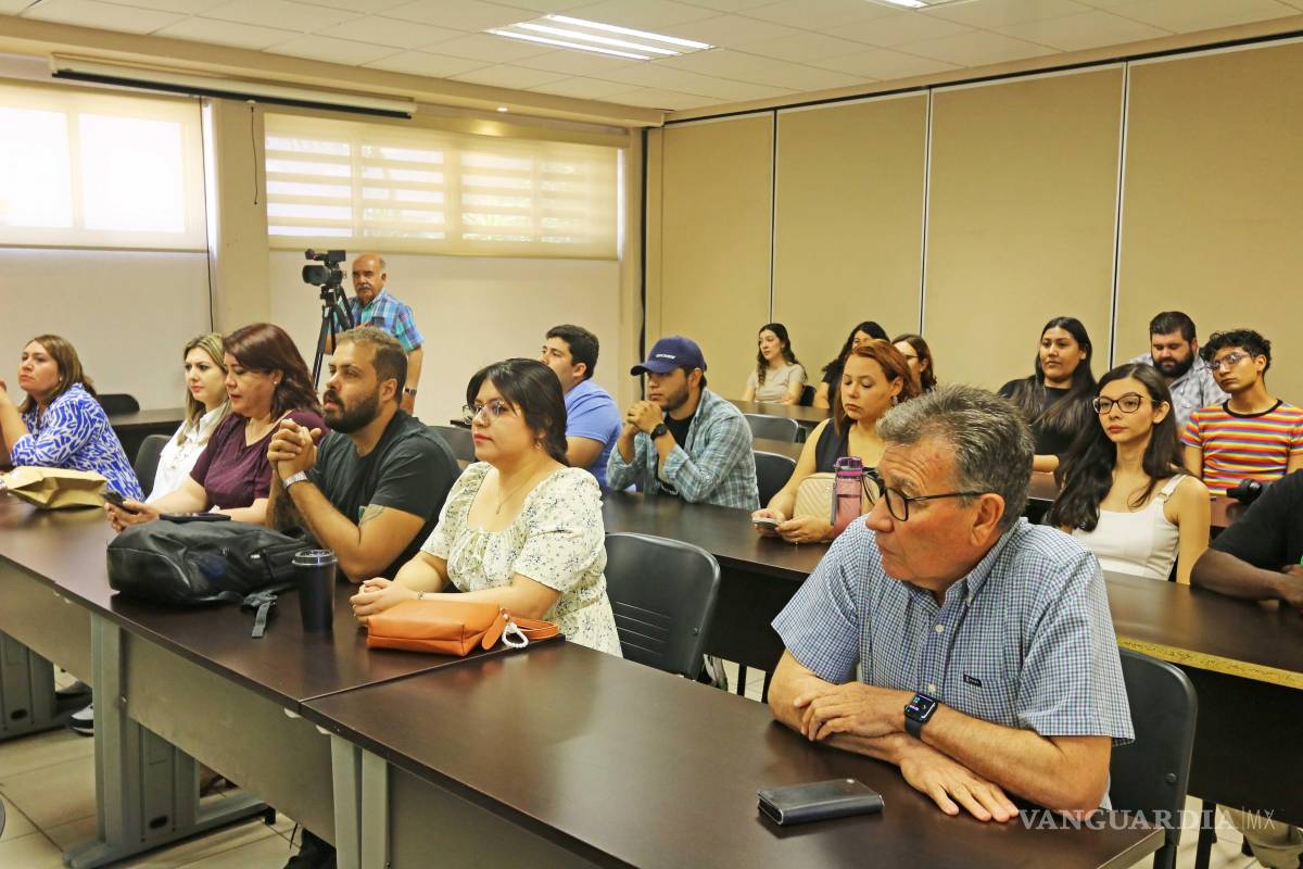 $!Los presentes elogiaron la calidad científica y la estructura accesible del libro.