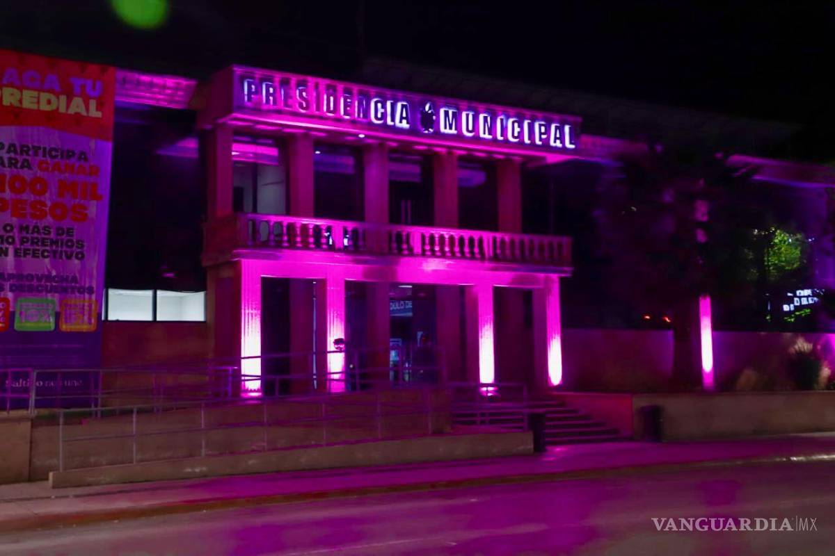La Presidencia Municipal de Saltillo se ilumina de morado para conmemorar el Día de la Mujer