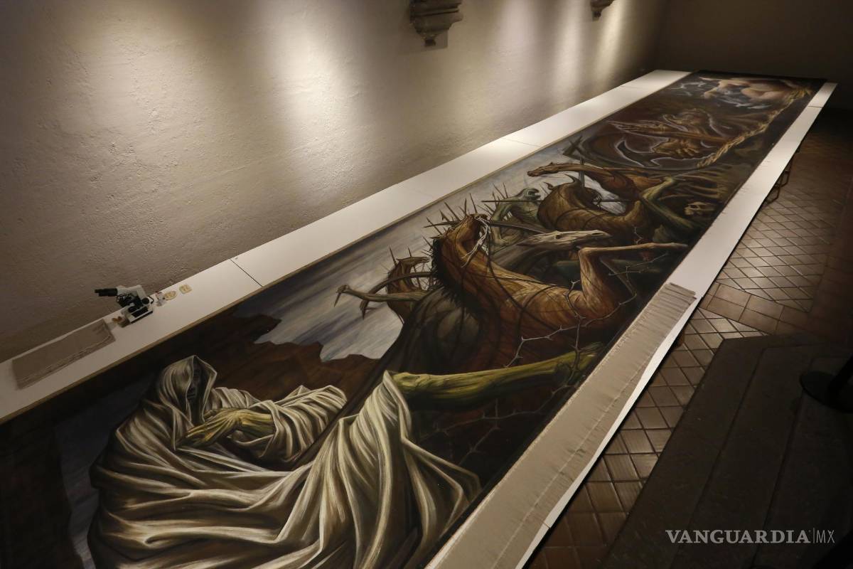 $!Vista de la restauración del mural de 15 metros La Guerra y La Paz del pintor y muralista mexicano Gabriel Flores en el exconvento del Carmen de Guadalajara.