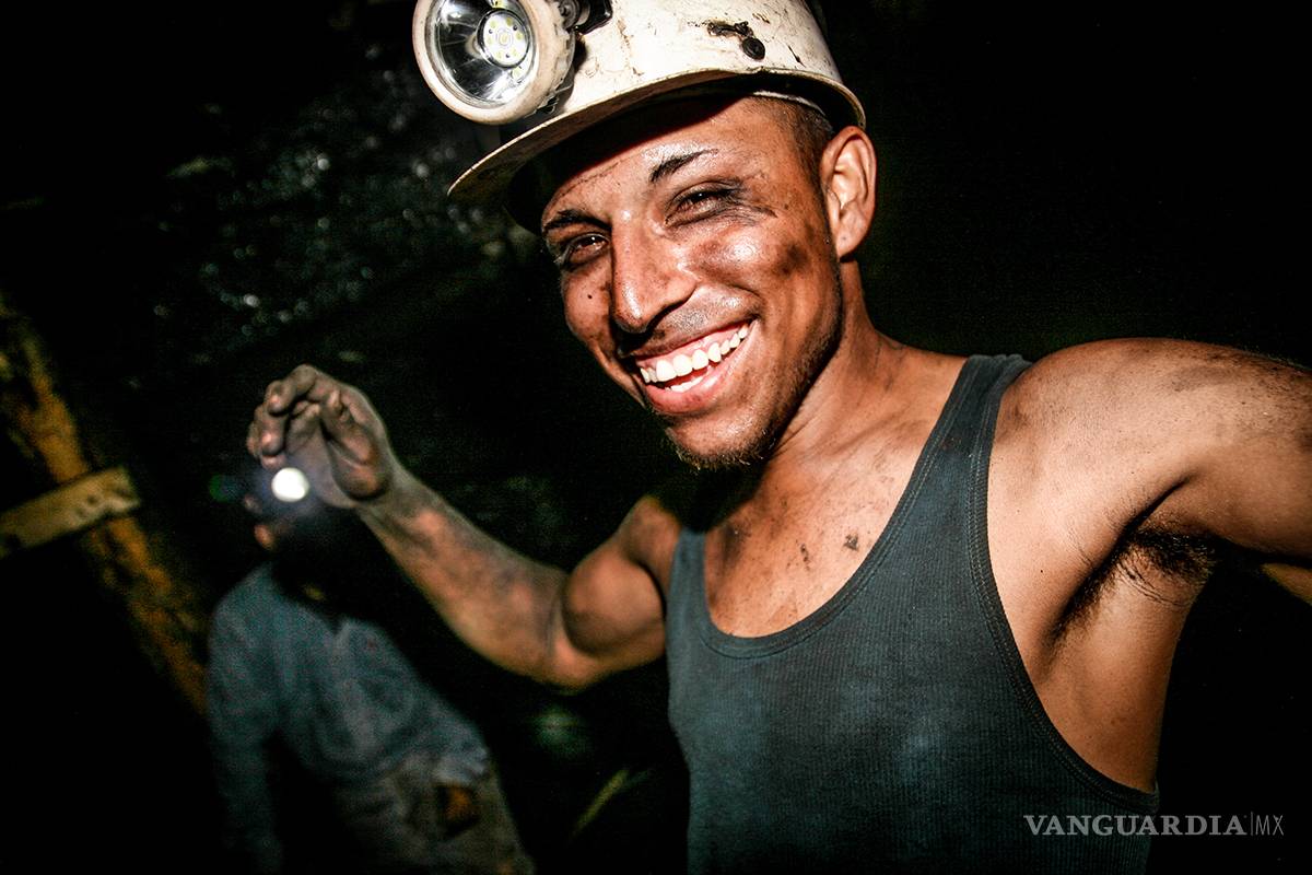 $!Los mineros y su lucha contra el vaho del diablo (gas metano)