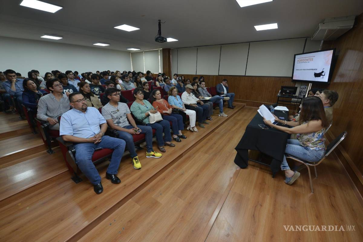$!González Lara planteó la necesidad de ser sensibles ante las problemáticas sociales, lo que se adquiere con el contacto con la realidad.