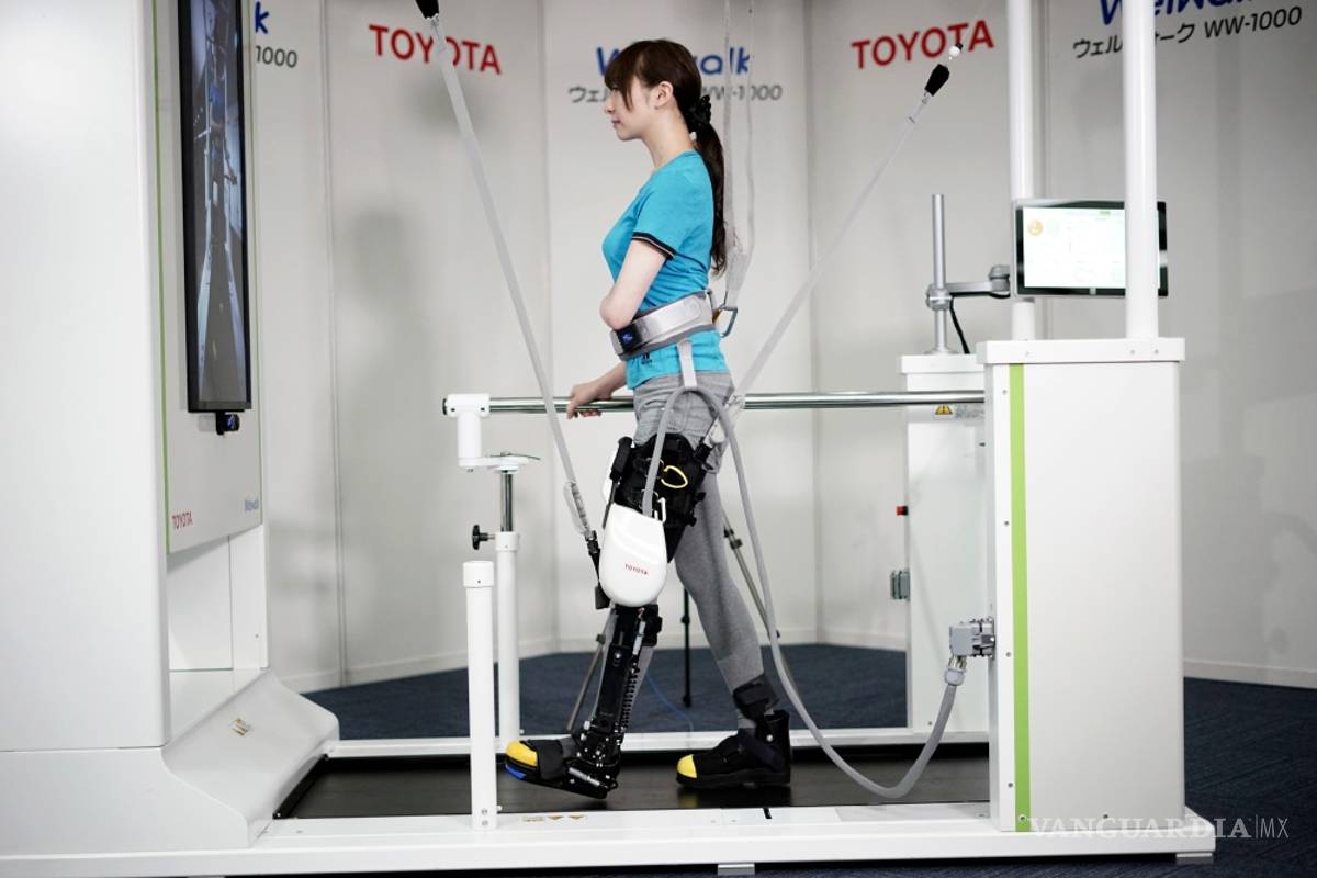 Toyota presenta el Welwalk WW-1000, ayuda a personas con parálisis parcial