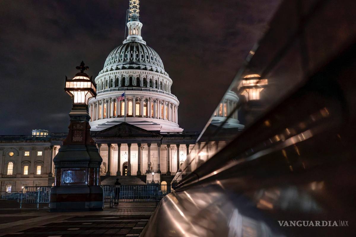 $!Un cierre de gobierno ocurre cuando el Congreso no logra aprobar un plan de financiamiento que sea promulgado por el presidente.