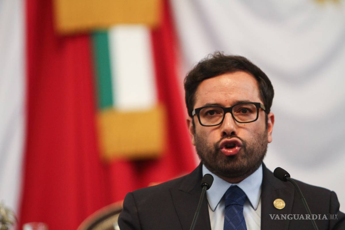 Víctor Hugo Romo humilla a asistente, luego se disculpa (Video)