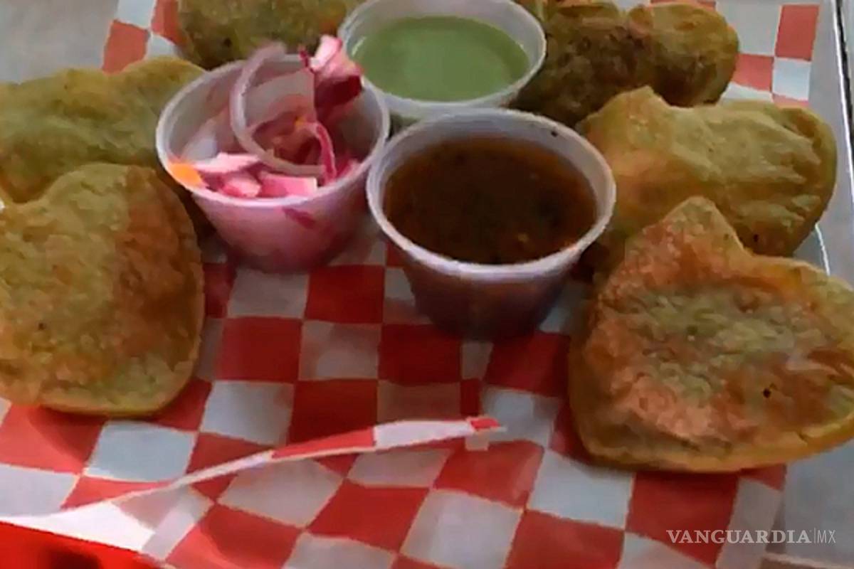 Vende emprendedor saltillense “gorditas del amor”, en forma de corazón