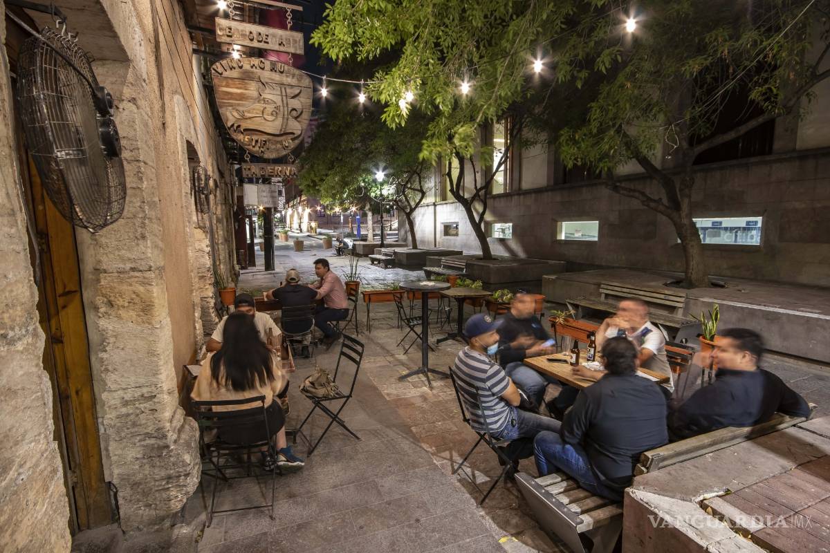 Recortan horario a bares a causa de la pandemia de coronavirus en Saltillo