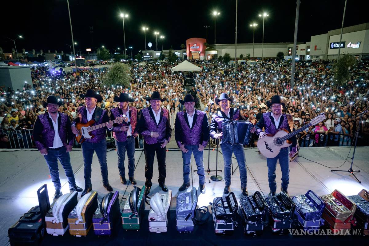 $!Los conciertos masivos en colonias como Mirasierra y Saltillo 2000 reunieron a miles de personas que disfrutaron de El Poder del Norte y Tropicalísimo Apache,