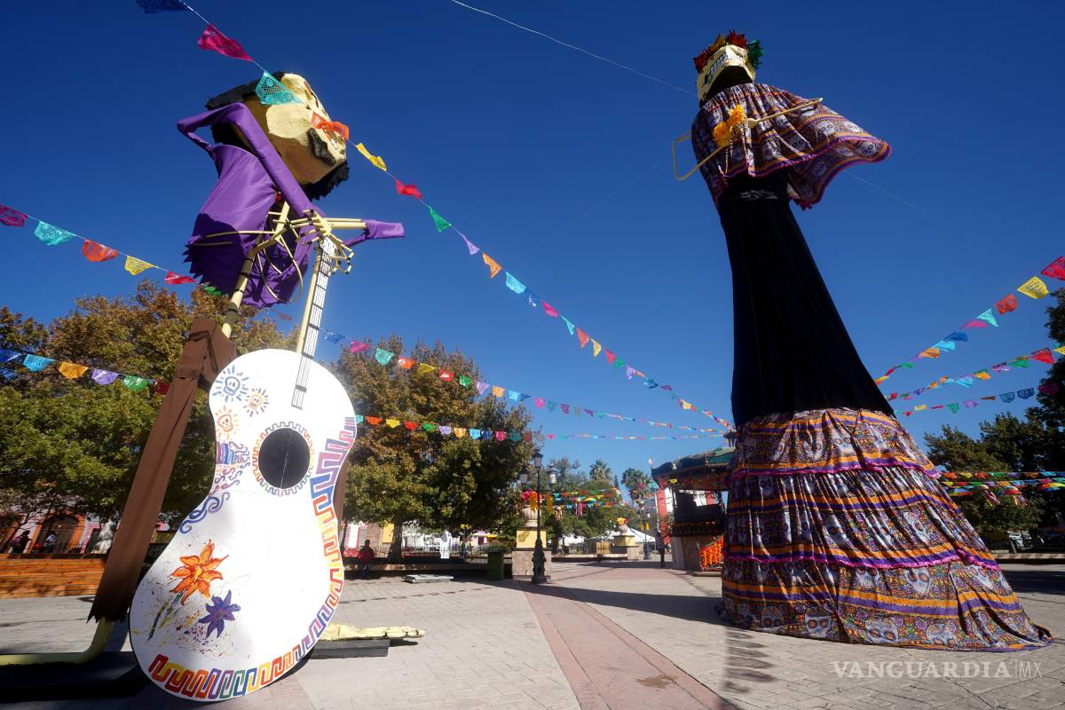 $!Se instalarán los catrines y 14 altares de muertos, incluyendo un altar principal con temática tradicional mexicana.