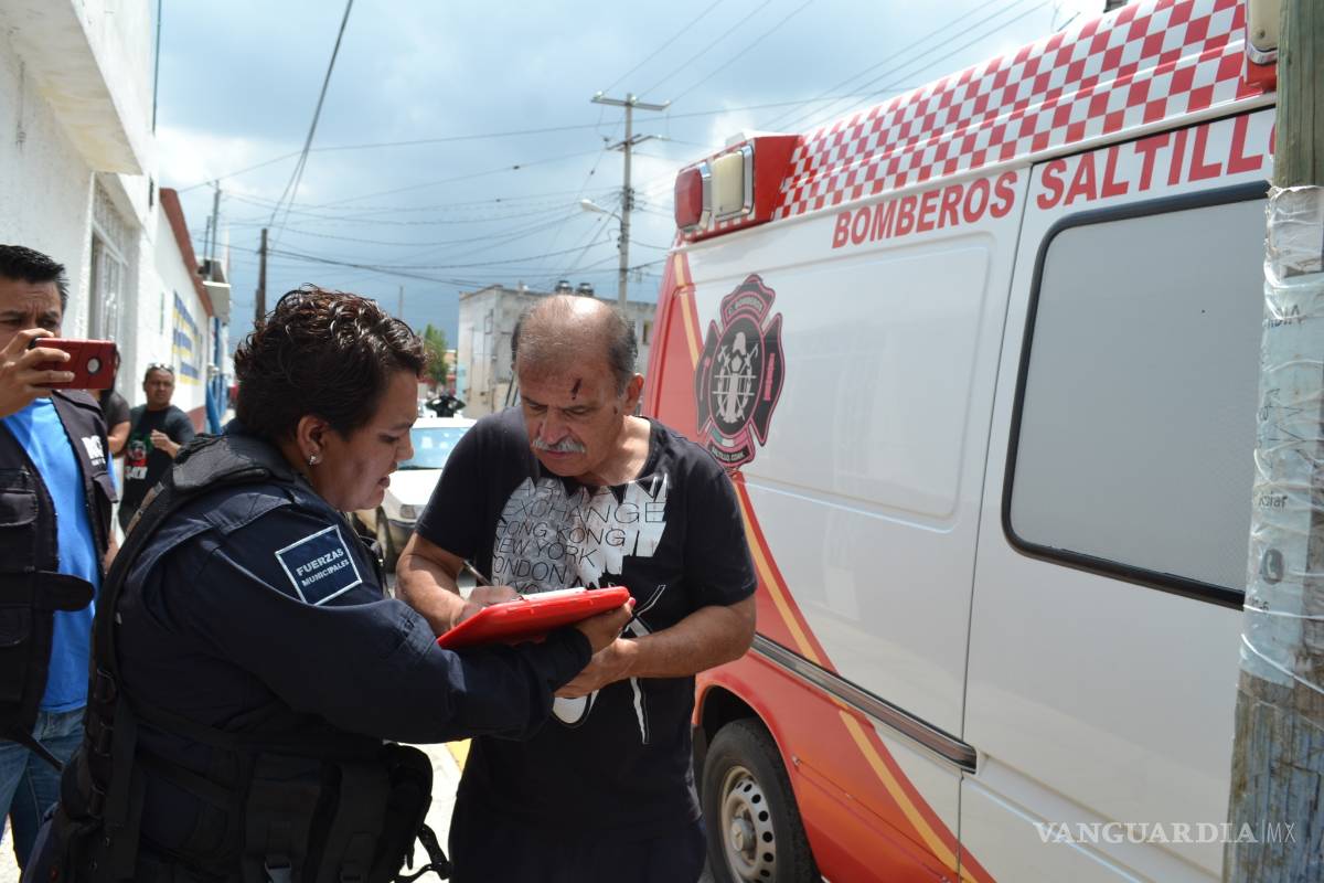 $!Director de Colegio de Saltillo allana casa de vecino sexagenario y lo golpea con un tubo