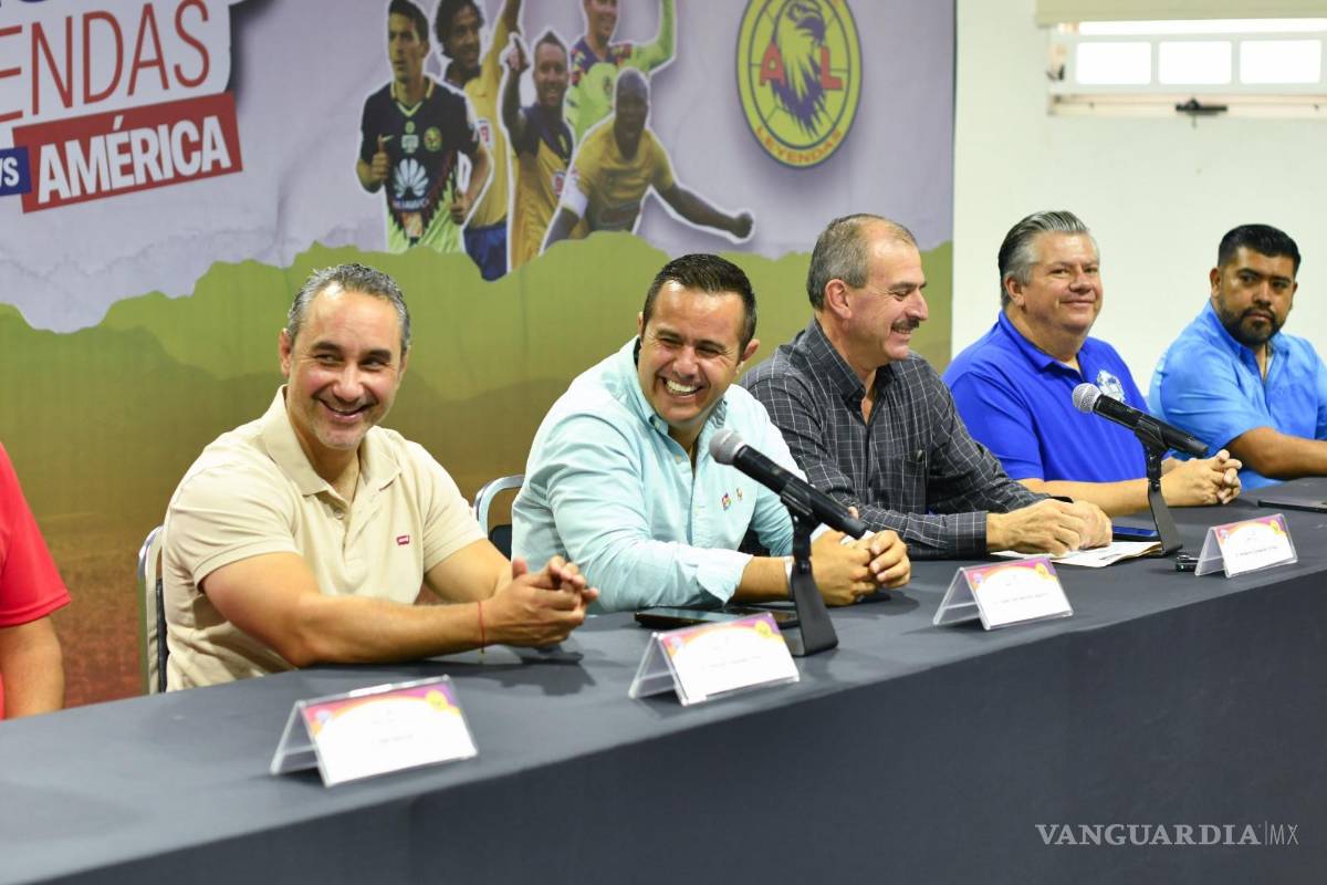 $!Presentación oficial del Clásico de Leyendas, con autoridades municipales y representantes del club Halcones de Saltillo.