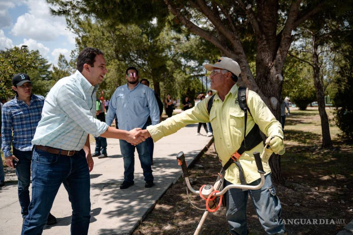 $!Durante la supervisión se trabajó en limpieza, deshierbe, pintura y bacheo en la colonia.