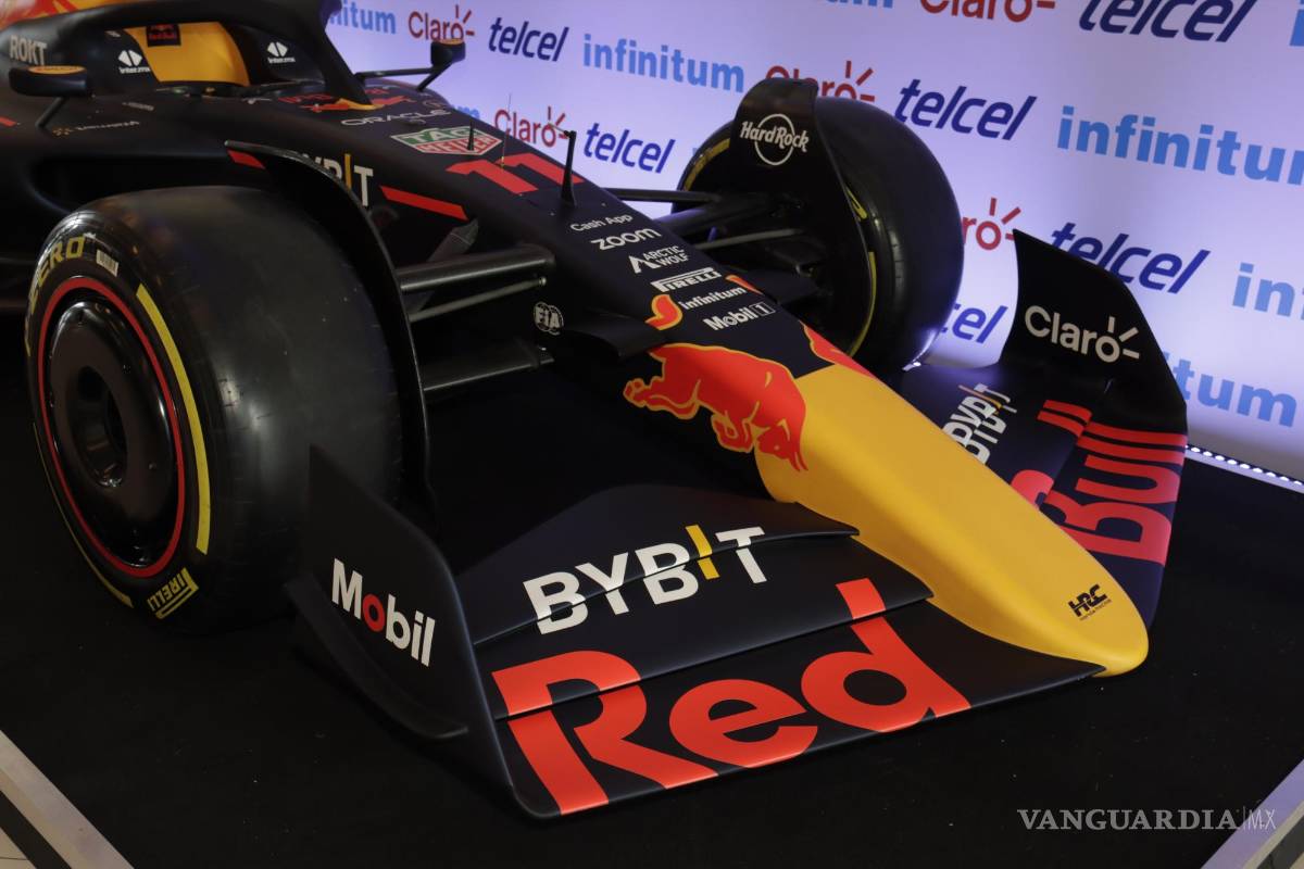 $!El monoplaza fue elaborado, detalle a detalle, exacto al que utiliza el piloto tapatío.