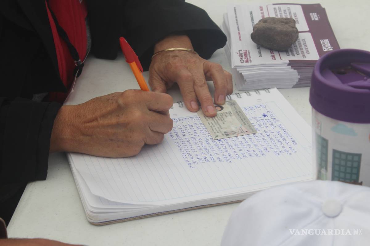 $!Delegado de AMLO en Coahuila defiende la consulta del NAIM pese a fallas