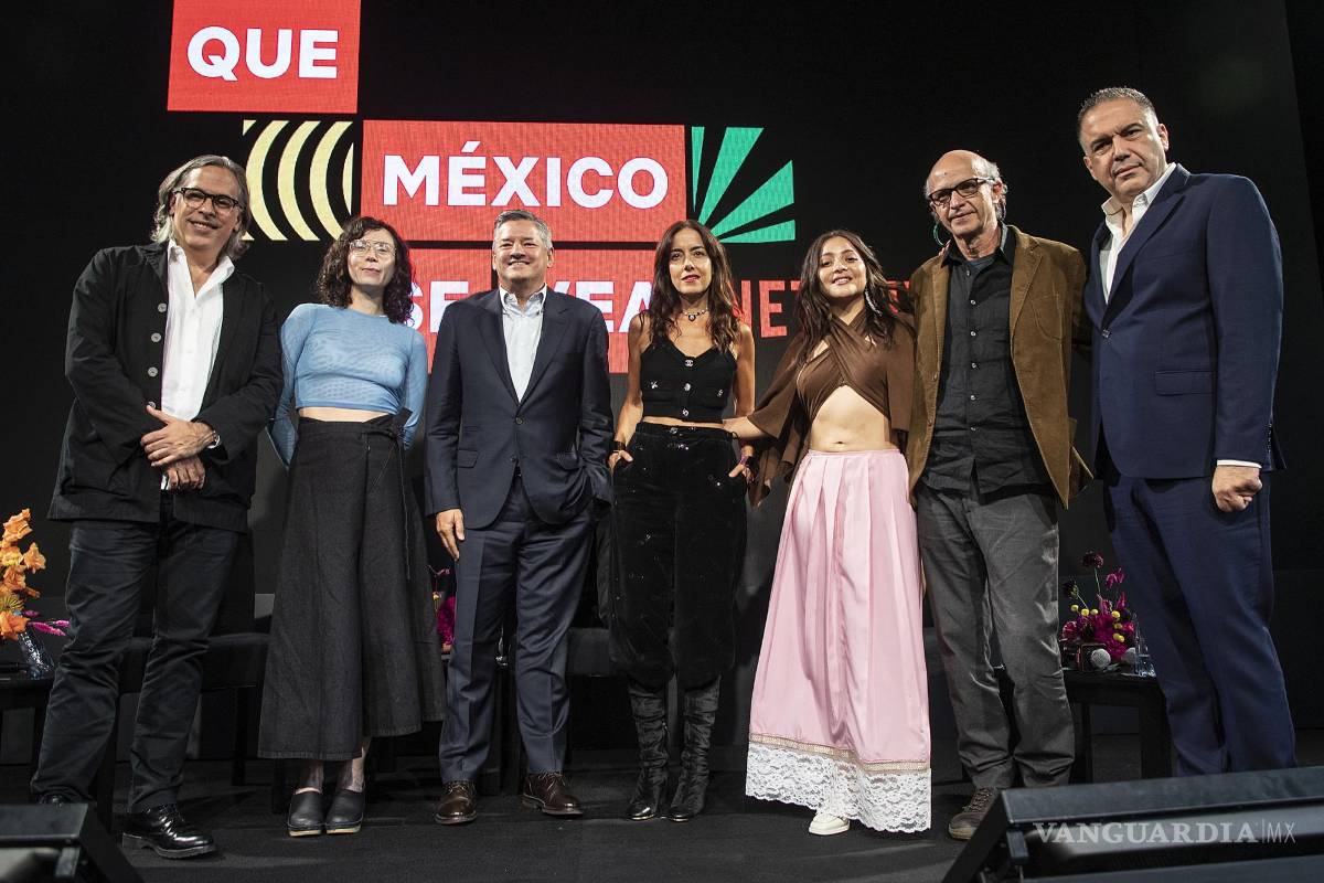 $!De izquierda a derecha, Rodrigo Prieto, Natalia Beristain, el codirector ejecutivo y director de Contenido de Netflix, Ted Sarandos; Cecilia Suárez y Teresa Ruiz.