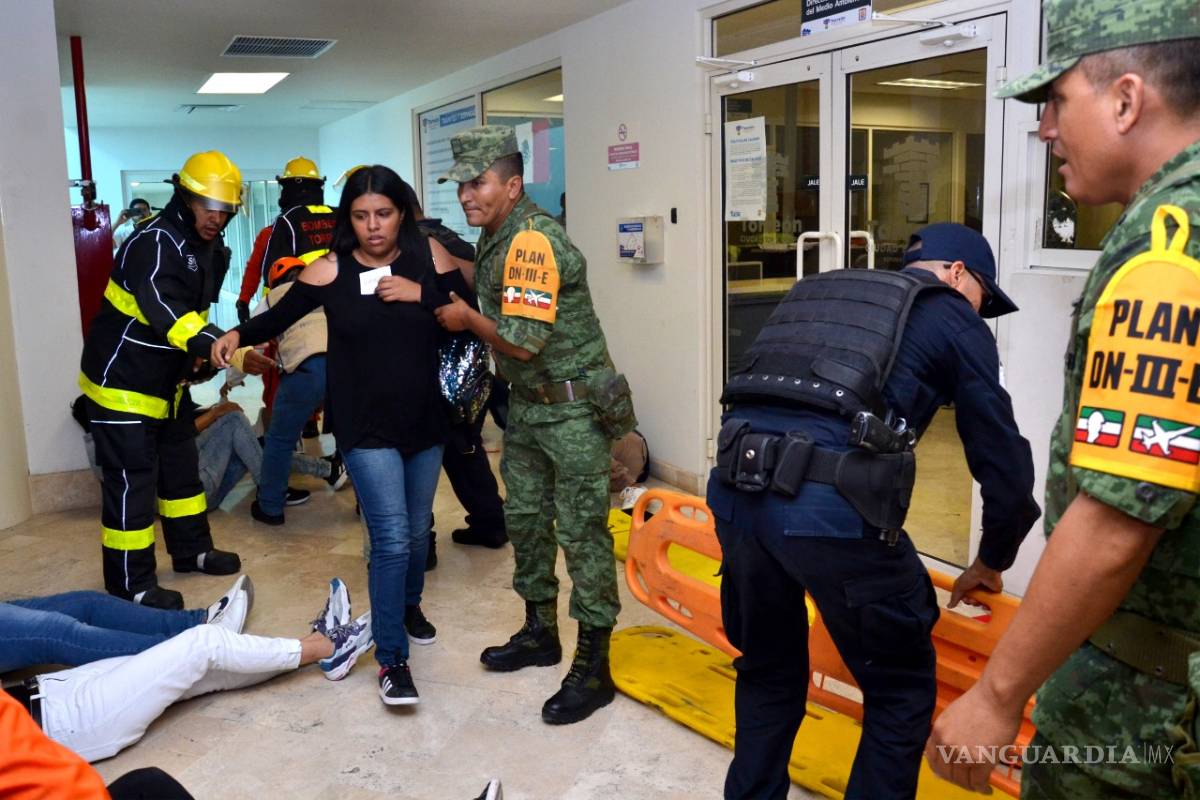 $!En nueve minutos evacuan Presidencia Municipal de Torreón en macro simulacro