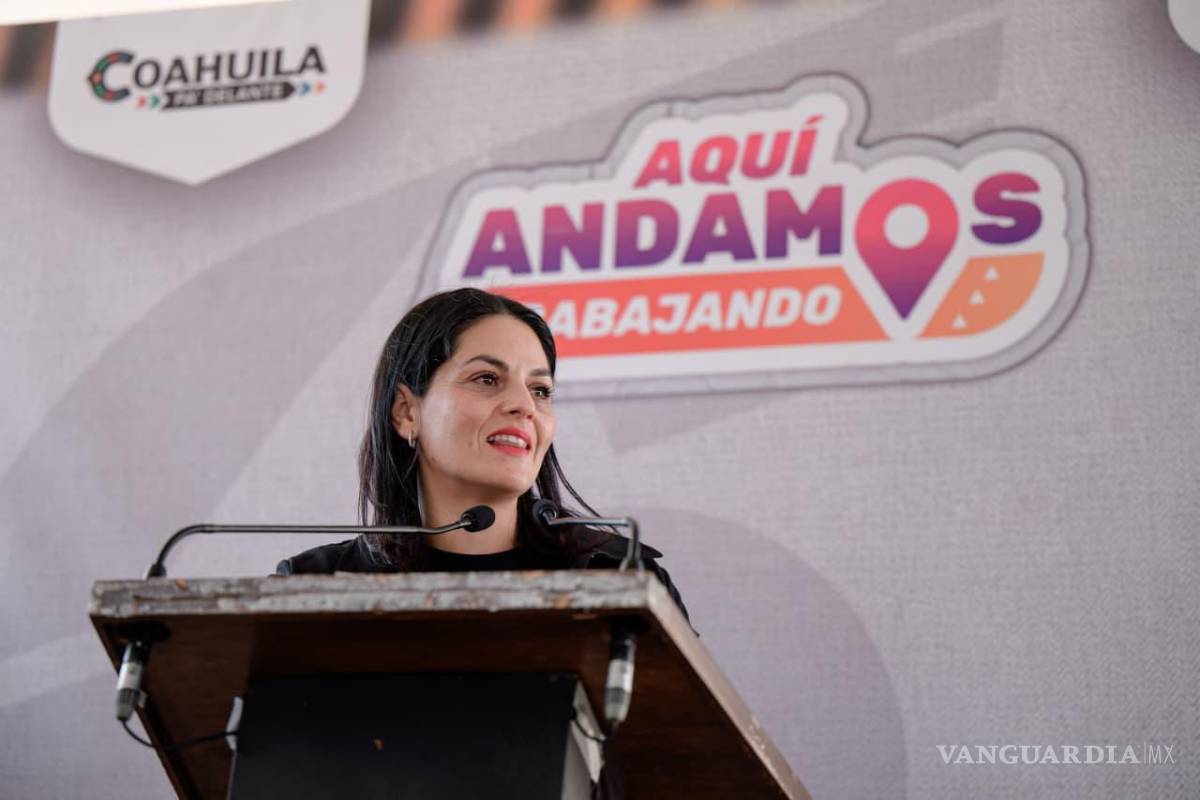 $!La diputada presidenta de la Junta de Gobierno del Congreso del Estado, Luz Elena Morales, destacó el trabajo coordinado entre el Gobierno de Saltillo y el Gobierno de Coahuila para impulsar obras que beneficien directamente a estudiantes.