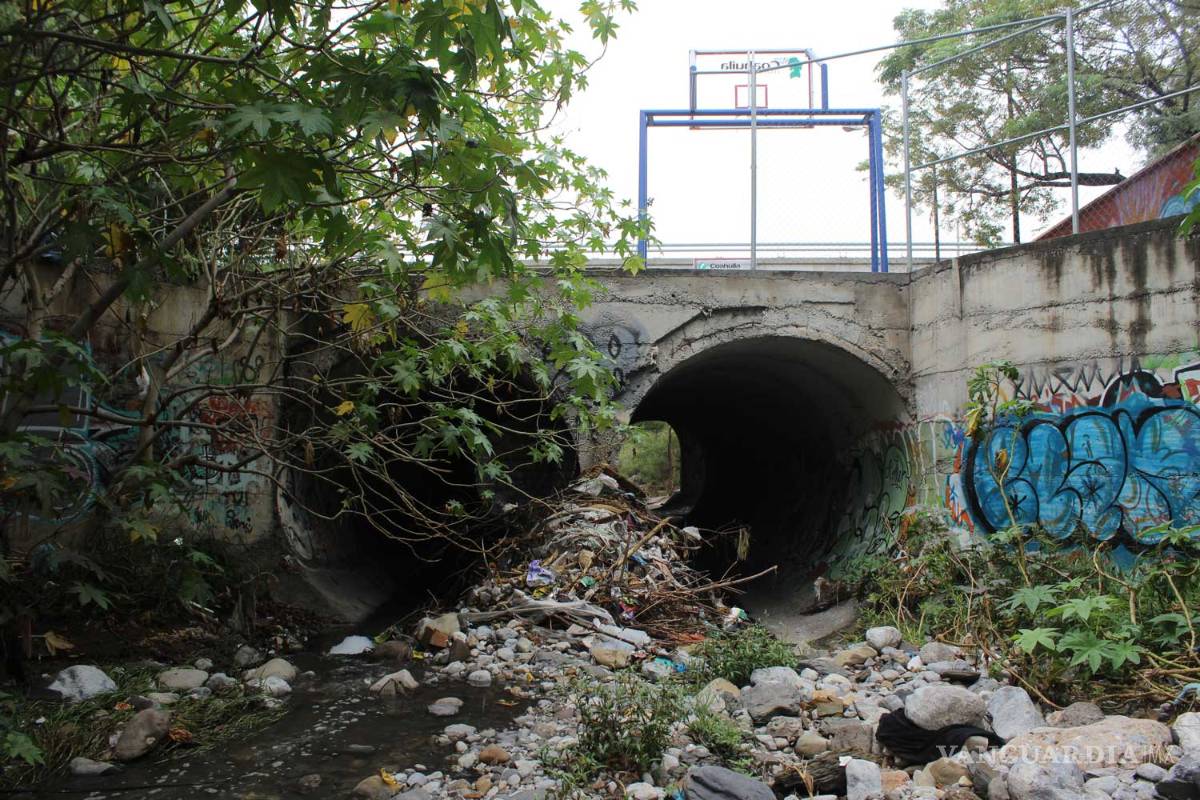 $!Evidencia lluvia ‘endeble’ drenaje en Saltillo