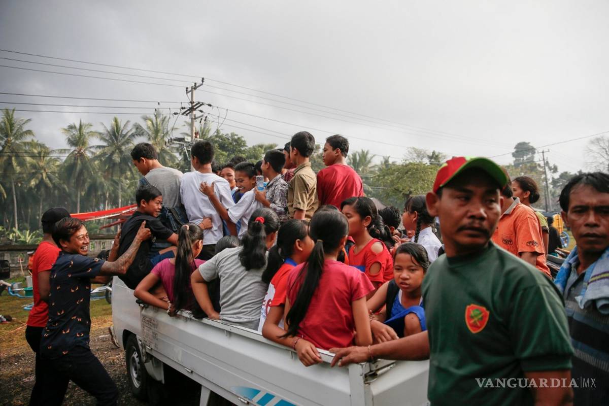 134 mil personas han evacuado la isla de Bali por el volcán Agung