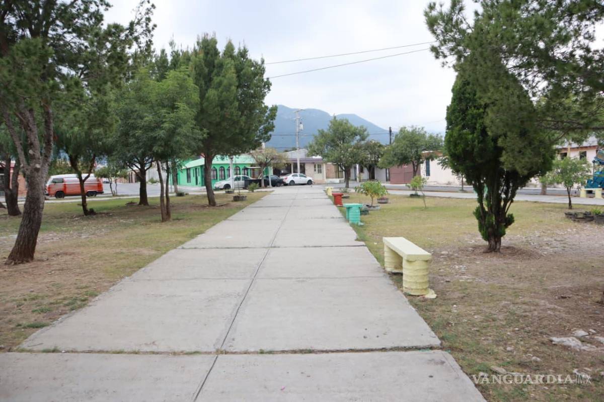 $!La Dirección de Medio Ambiente y Desarrollo Sustentable interviene plazas y áreas verdes para ofrecer espacios dignos y limpios a las familias.