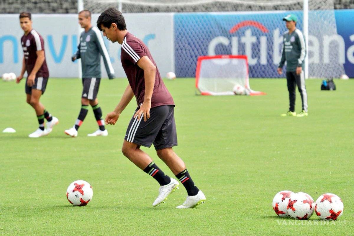 Ni de Chivas ni León, Macías jugaría en la Bundesliga