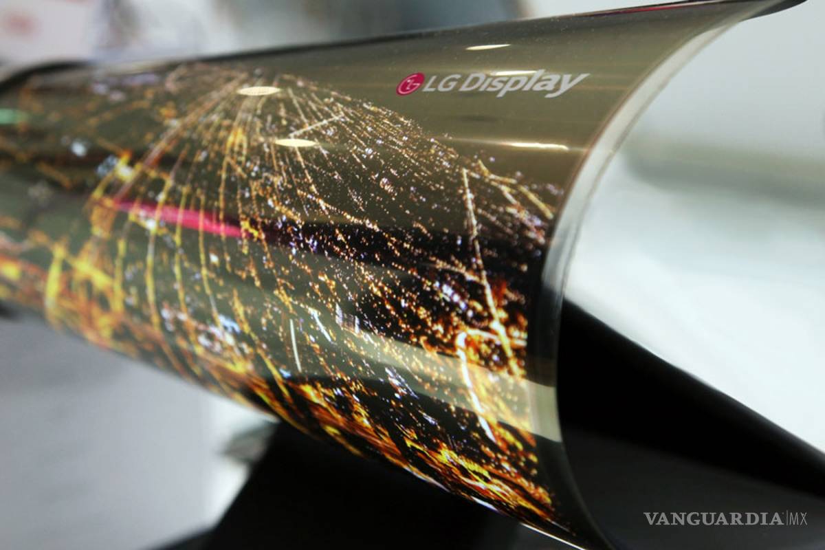 CES2016: LG presenta una TV que se dobla como un papel