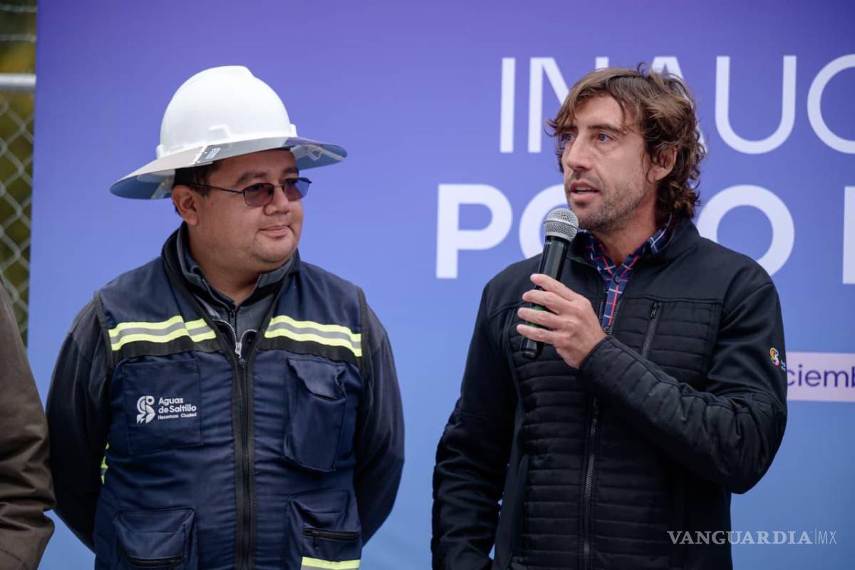 $!El director de Aguas de Saltillo, Iván José Vicente, explica los detalles del proyecto que requirió casi dos años entre permisos, perforación y trabajos de interconexión.