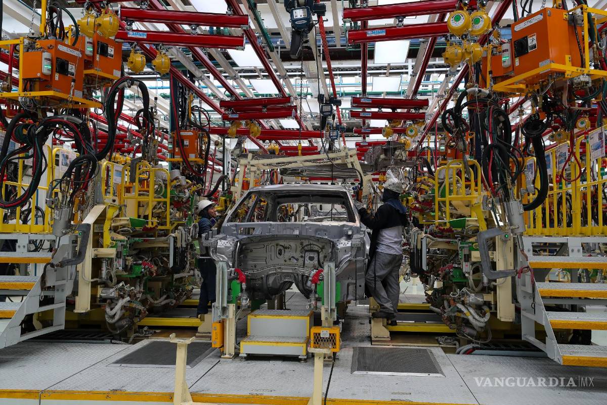 Empleados de GM en Estados Unidos ratifican nuevo convenio colectivo