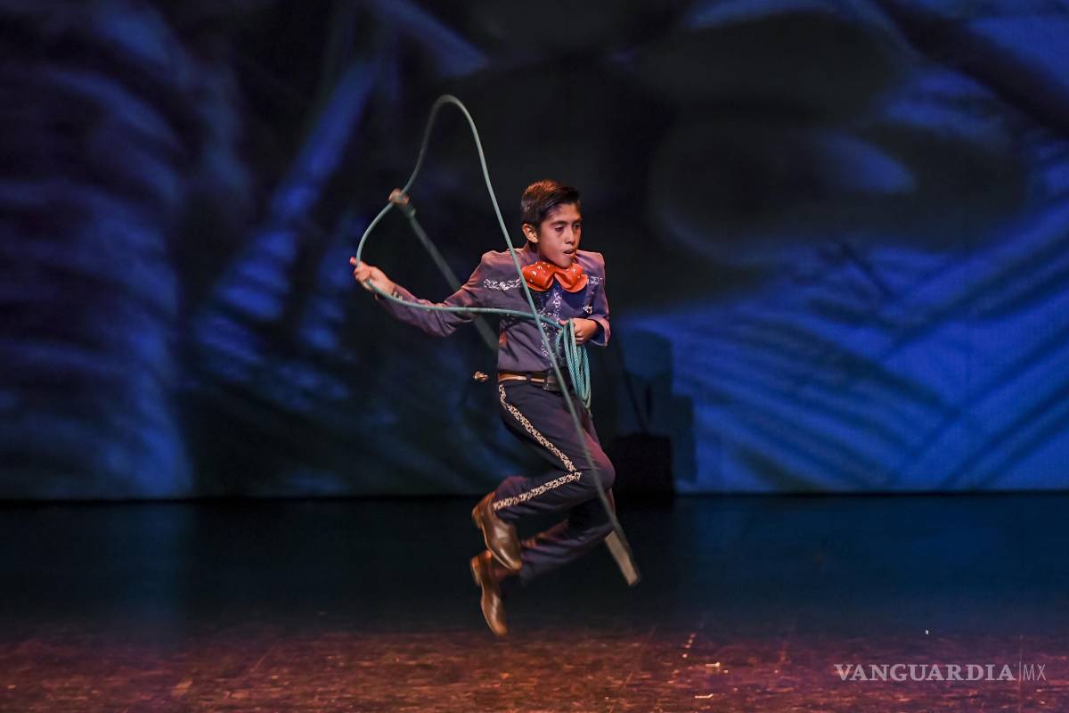 $!Presentan ‘Senderos de tradición’, espectacular gala folklórica en Saltillo
