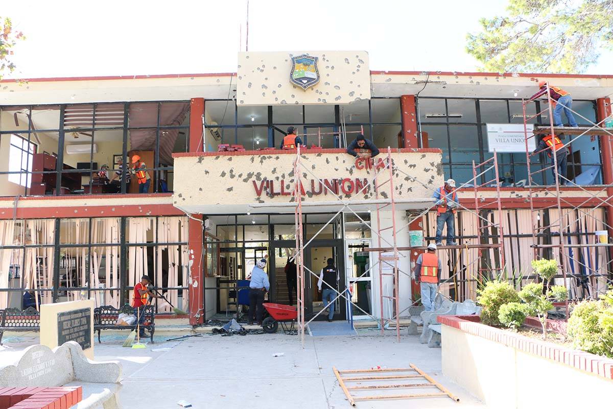 Inician trabajos de reconstrucción de la presidencia de Villa Unión, Coahuila