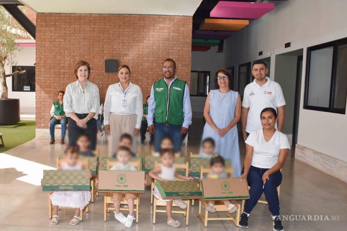 $!Niñas y niños de Casa Nana recibieron paquetes de material de educación inicial durante la visita de representantes municipales y estatales.