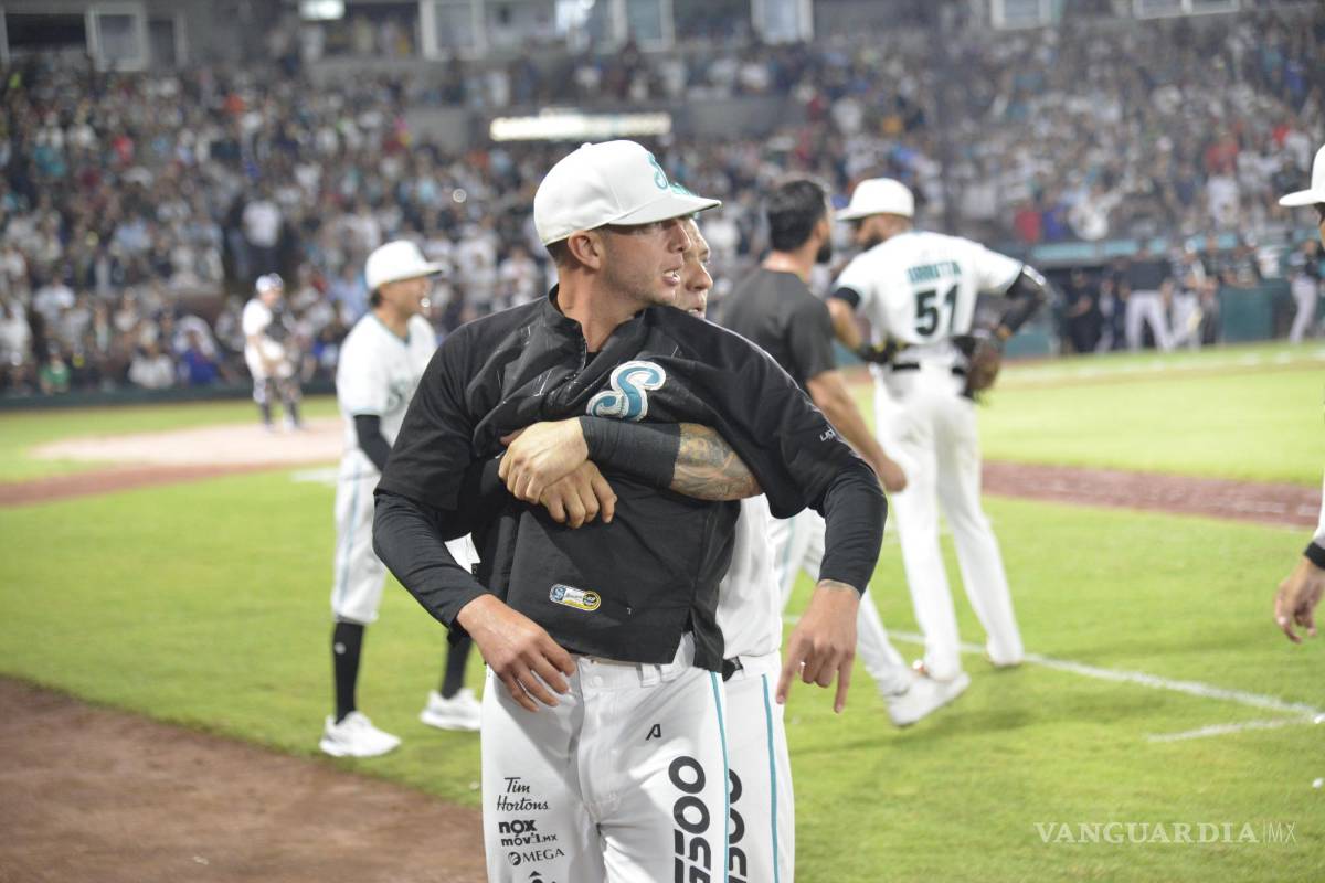 $!El enojo de los jugadores y cuerpo técnico de Saraperos era visible.