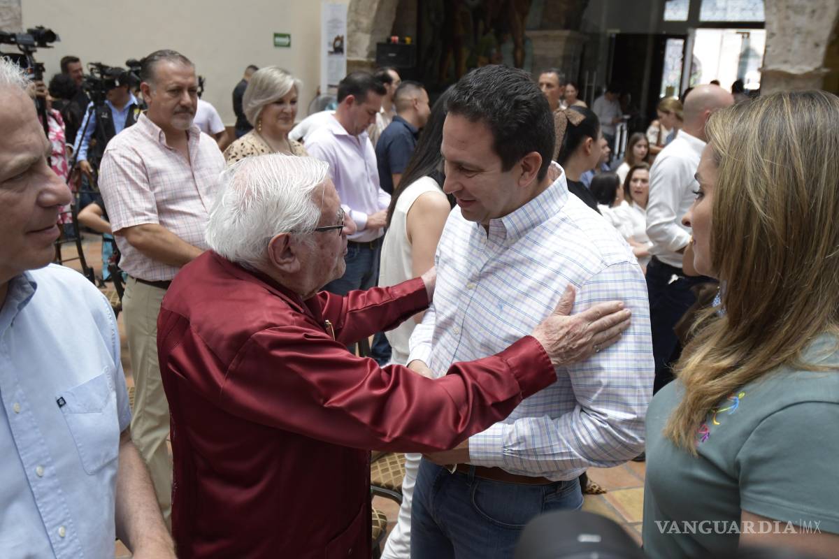 $!El alcalde Javier Díaz González subrayó el compromiso de su administración con el cuidado del patrimonio histórico y el orgullo de vivir en una ciudad con tanta riqueza cultural.