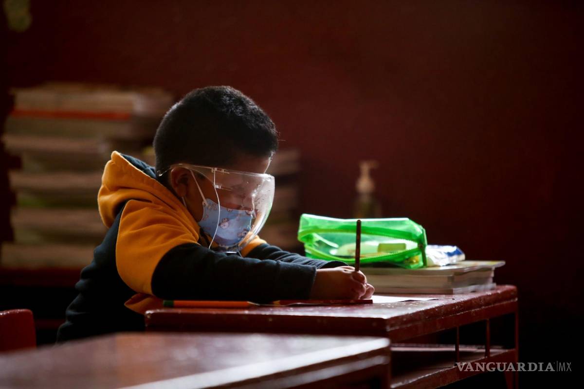 Regreso a clases 2023: ¿Será obligatorio el uso de cubrebocas por COVID-19? UNAM lo recomienda