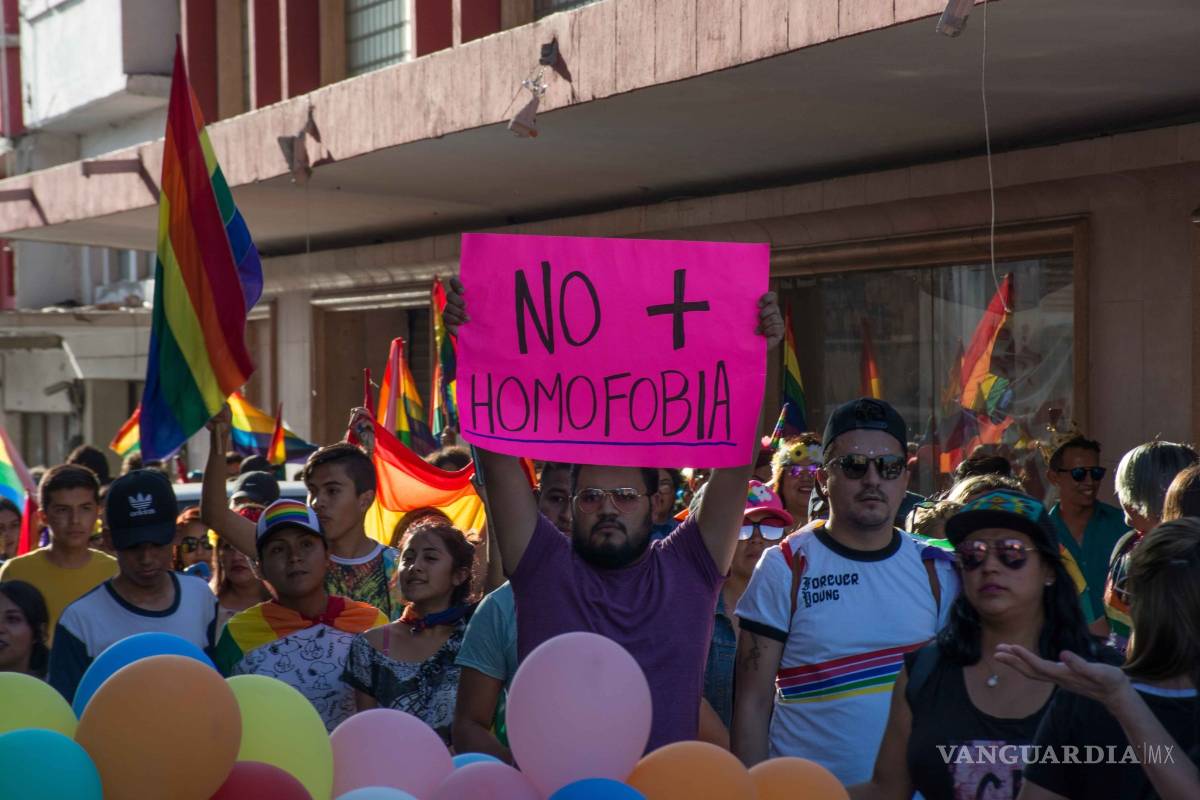 $!Saltillo se llena de arcoiris; desfile LGBTTI+ se extiende por las principales calles de la ciudad