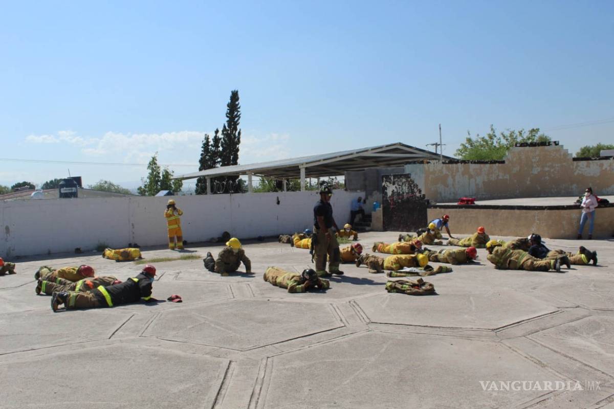 Bomberos estadounidenses capacitan a bomberos de Castaños