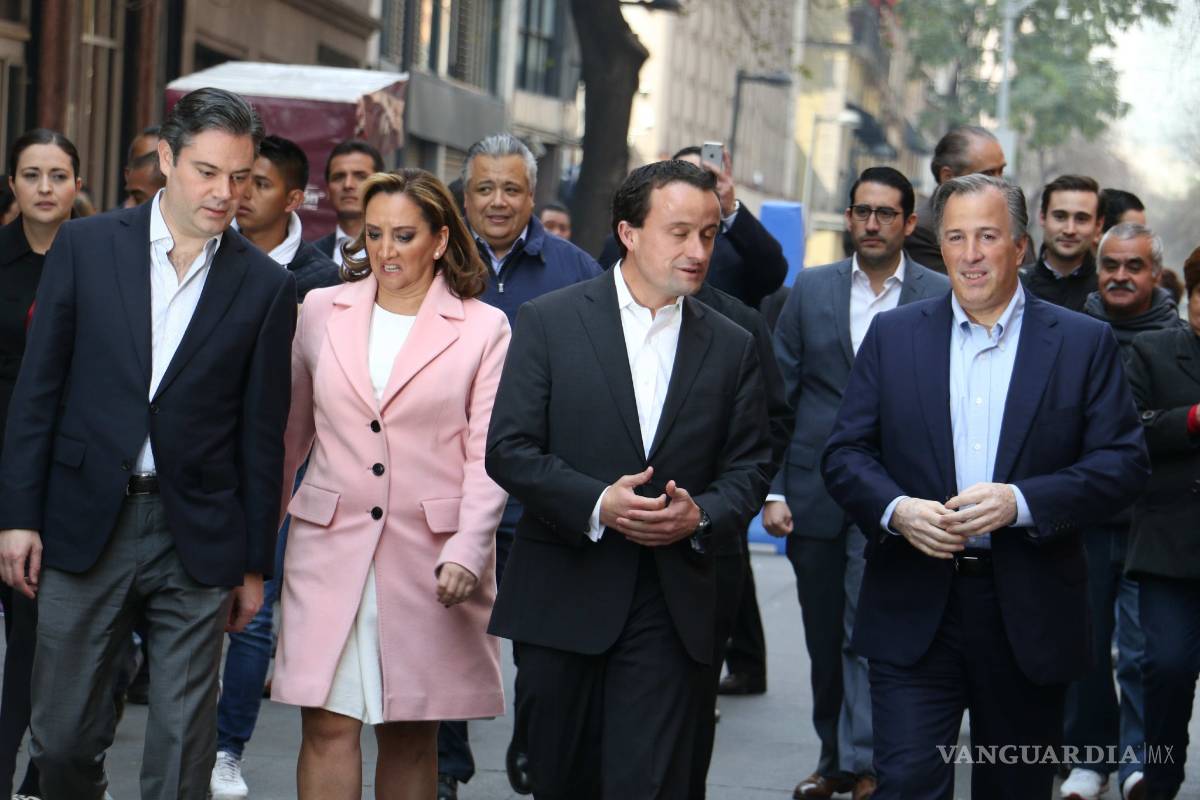 "Arriba el Peje", le gritan a Meade en su visita al Centro Histórico de CDMX