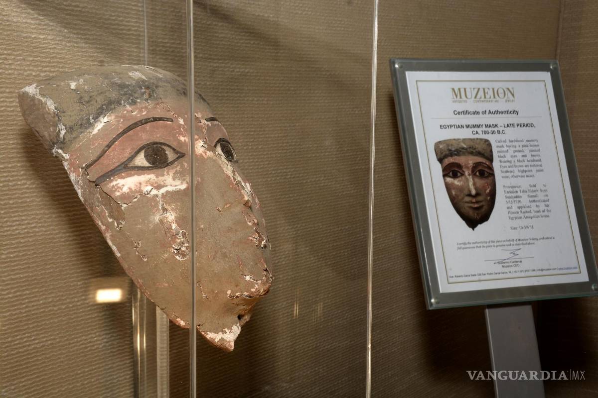 $!Máscara de momia egipcia, otra de las joyas de la galería Muzeion.