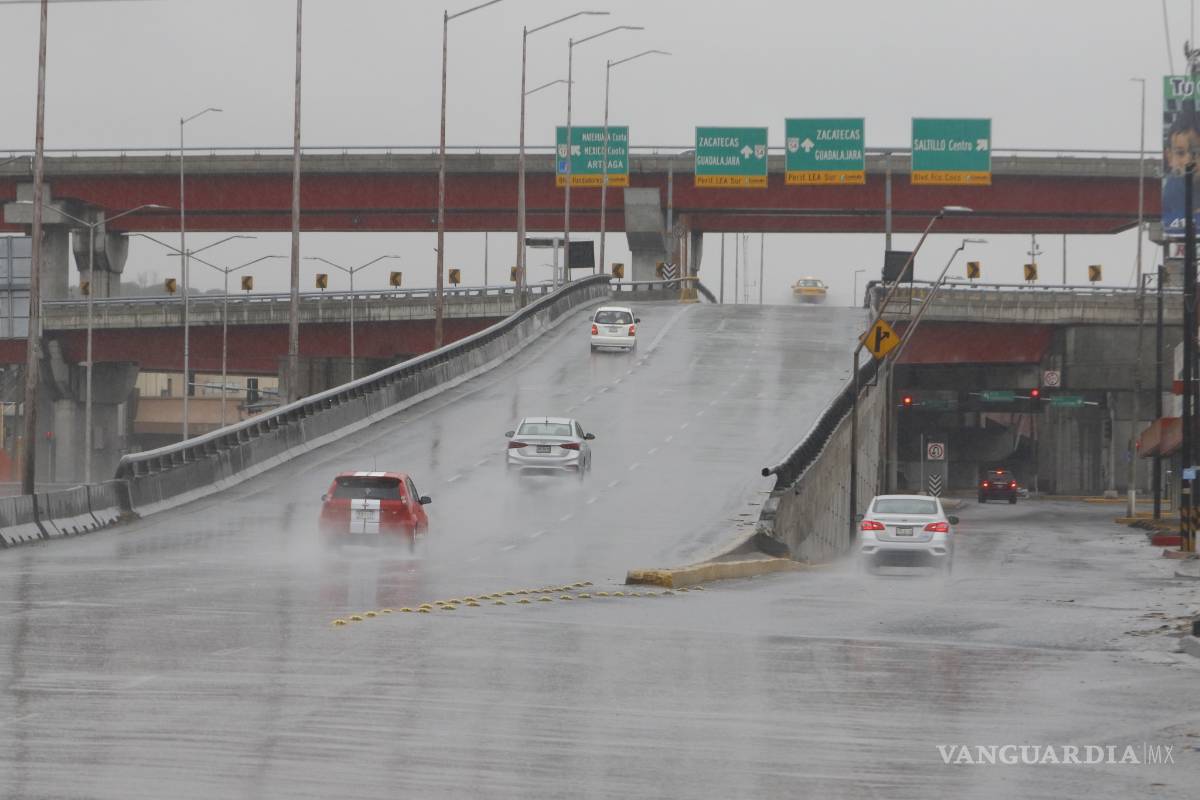 $!Azotan lluvias a la Región Sureste de Coahuila en pleno inicio de año