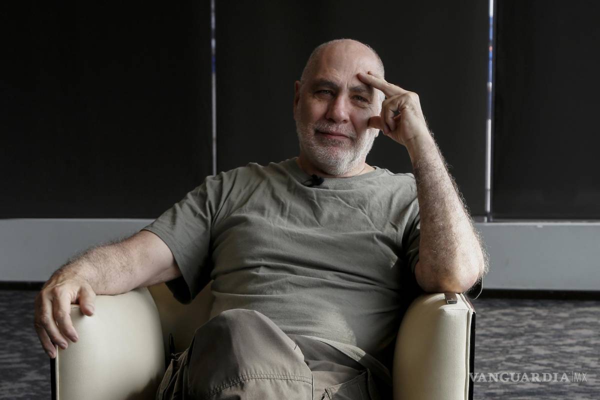 $!El arte no está obligado a tener respuestas, sino a hacer que las personas se cuestionen acerca de lo que pasa a su alrededor, afirmó Guillermo Arriaga.