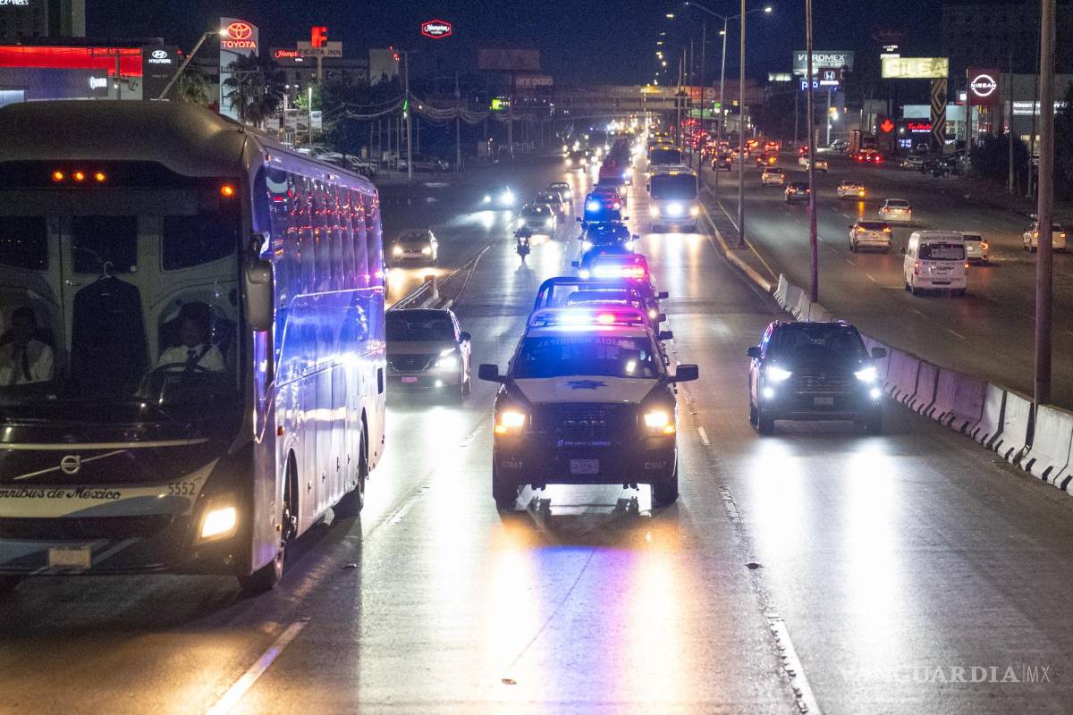 $!Elementos del Ejército, Guardia Nacional, Marina y corporaciones locales participan en patrullajes por vialidades y colonias de Saltillo.