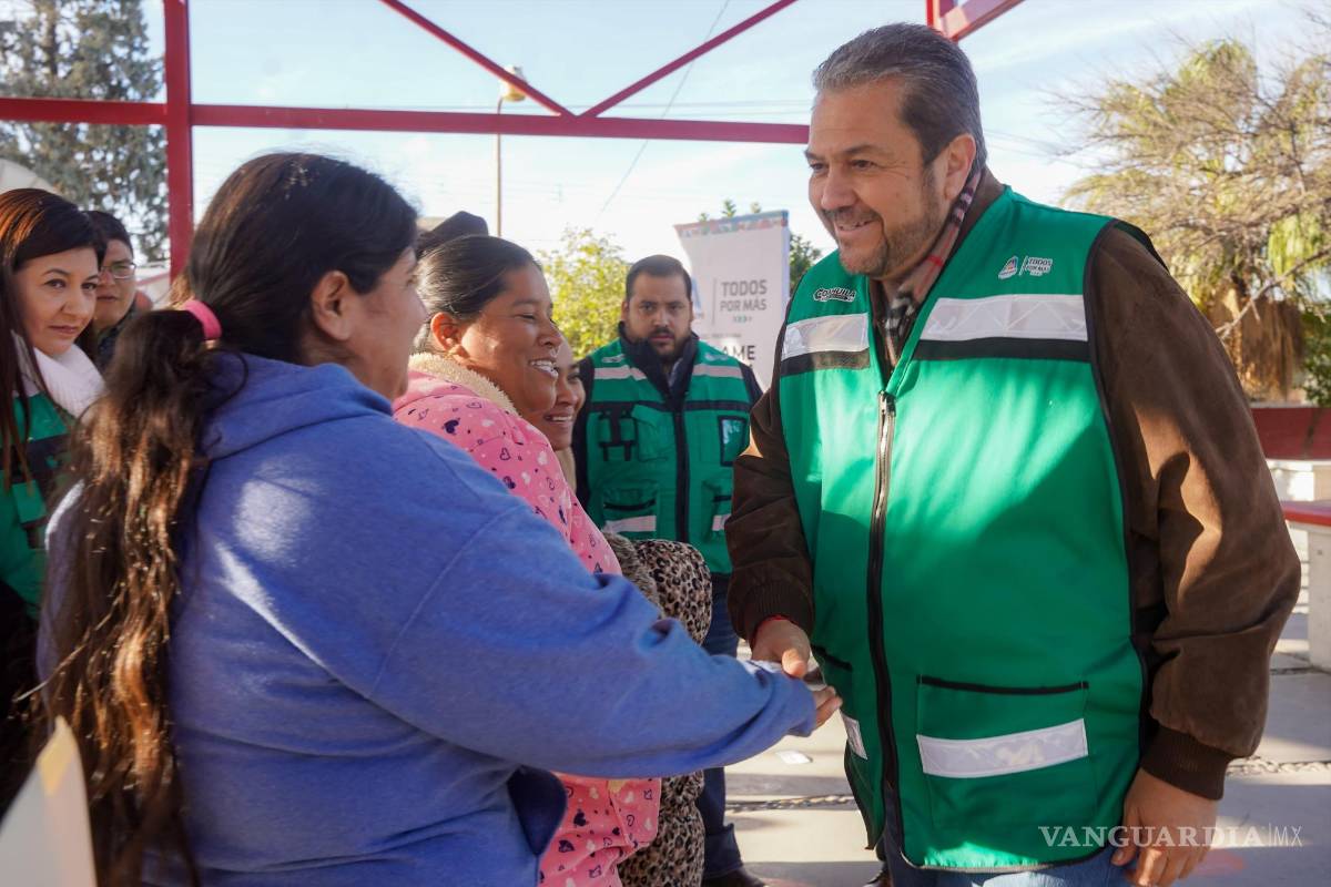 $!Madres de familia agradecieron al Alcalde las mejoras a la unidad deportiva.