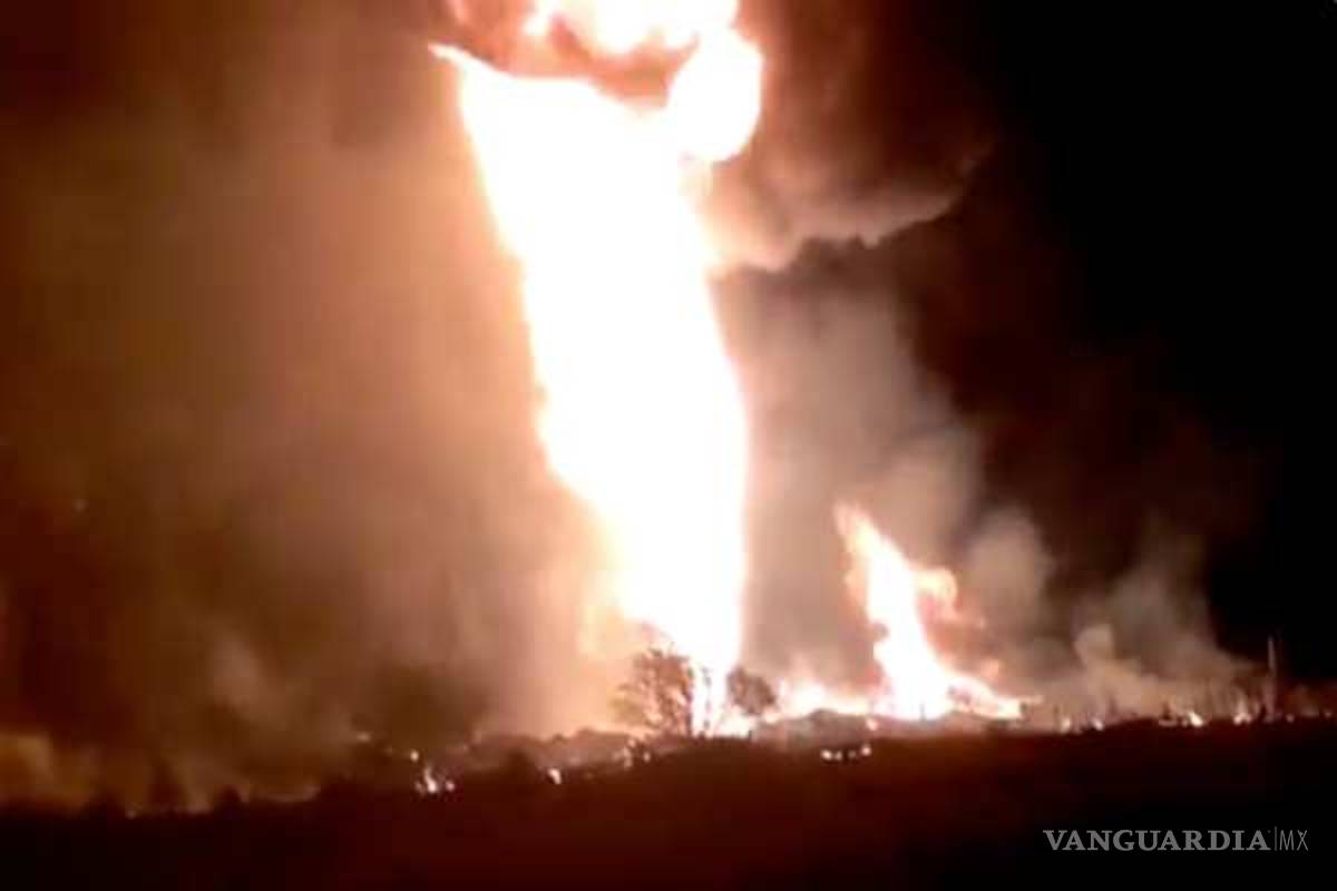 Huachicoleros perforan ducto de Pemex y provocan gran explosión e incendio en Axapusco (VIDEO)