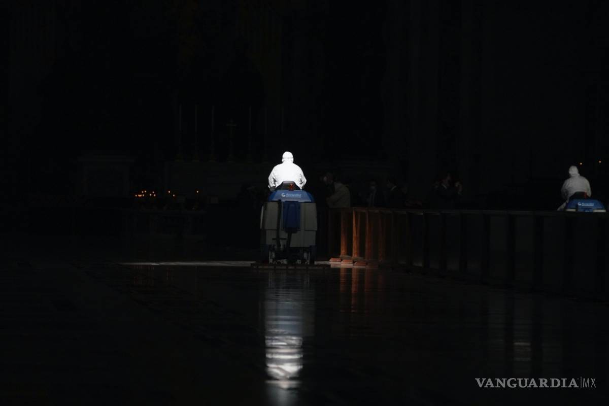 $!Basílica San Pedro es sometida a una inédita desinfección para su reapertura