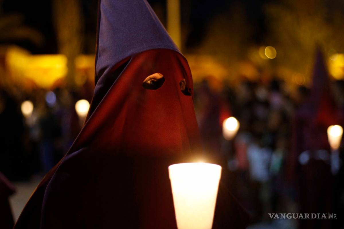 $!La procesión del silencio se apodera de Viesca