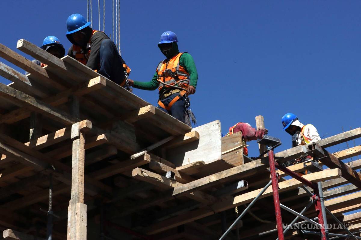 $!También, se acostumbra que el jefe de obra lleve una comida a los trabajadores y acuda un sacerdote a bendecir la construcción.